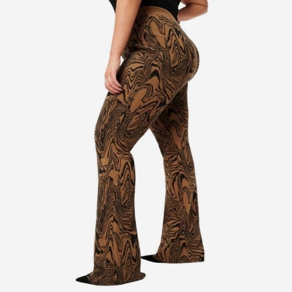 Good American Swirl Intarsia Flare Pant - Sepia002 - Size 3 - Picture 2 of 10